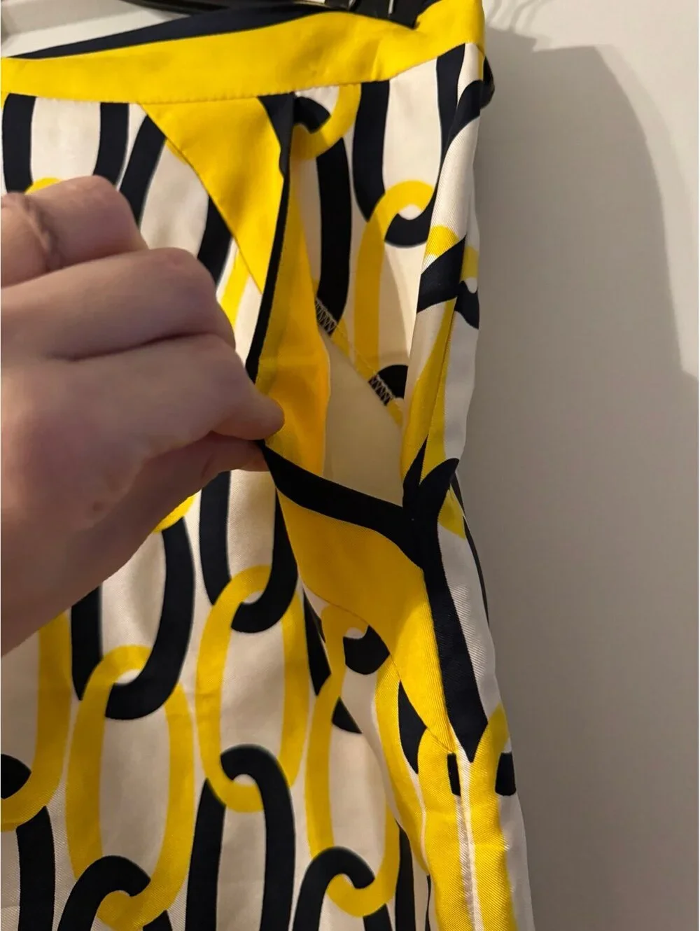 Milly Size 2 Silk Print Pencil Skirt Zipper Back Yellow/Black/White Print